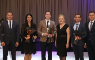 ÖĞRETMENLER  KUTLAMA YEMEĞİNDE BULUŞTU