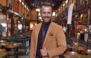 Adalet Sahnesinde Sanatın Kalbinde HÜSEYİN AKÇAR