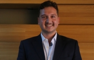 Bağımsız Küratör "DEHA ÇUN"