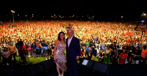 MELEK MOSSO,ESKİŞEHİR'DE YIKTI GEÇTİ