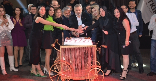 Etkin Koleji Öğretmenler Günü'nü  Unutulmaz Bir Etkinlikle Kutladı